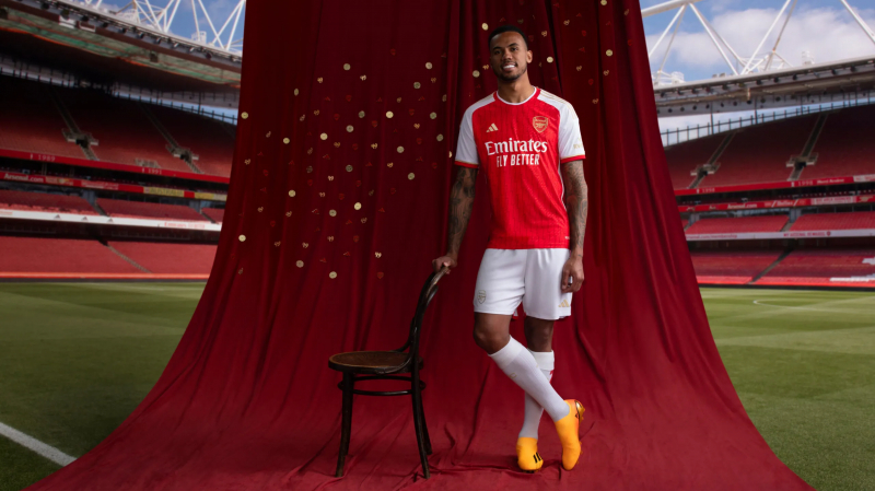 Le nouveau maillot d'Arsenal pour la saison prochaine - Premier League -  Arsenal - 26 Mai 2023 - SO FOOT.com
