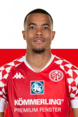 robin-quaison-163603-1