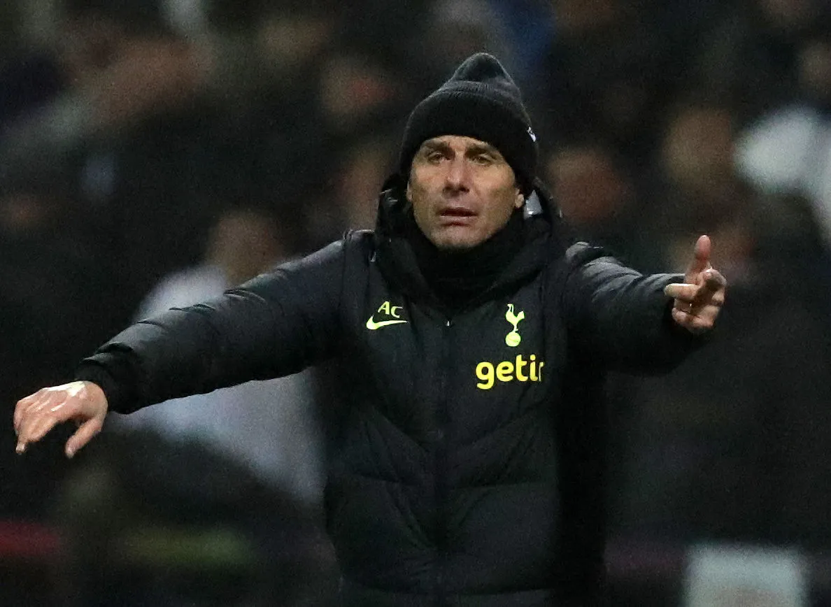 Antonio Conte opéré d’urgence et éloigné du banc pour plusieurs semaines