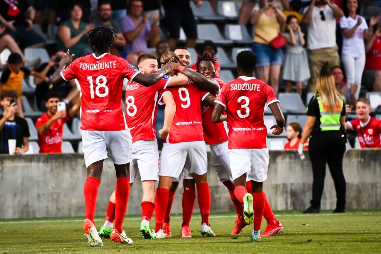 33e journée de Ligue 2 BKT : Nîmes - Pau, un match crucial pour sauver la peau des crocos  Pronostic-nimes-pau-analyse-cotes-et-prono-du-match-de-ligue-2-2