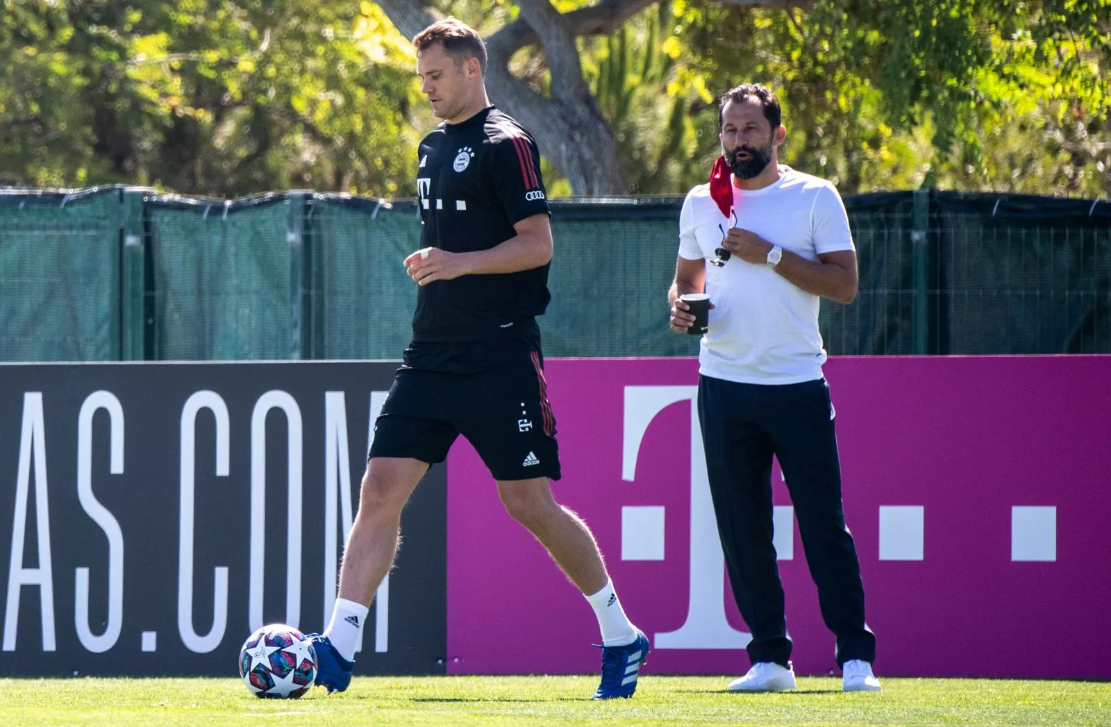 Salihamidžić : «<span style="font-size:50%">&nbsp;</span>Neuer a placé ses intérêts au-dessus du Bayern<span style="font-size:50%">&nbsp;</span>»