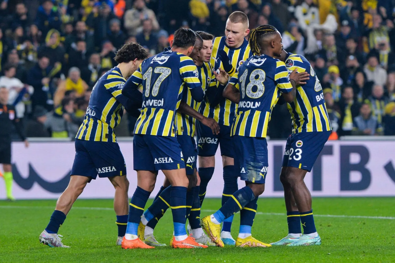 Pronostic Fenerbahçe Olympiakos : Analyse, cotes et prono du match de Ligue Europa Conférence