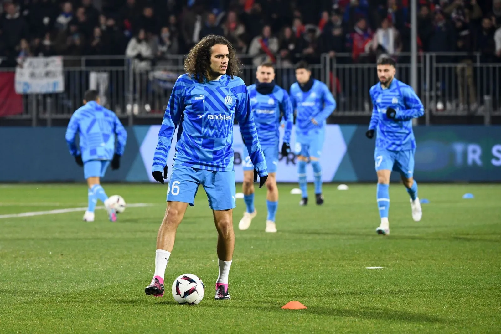 Le coup d'envoi de Clermont-OM longuement retardé à cause de gaz lacrymogènes