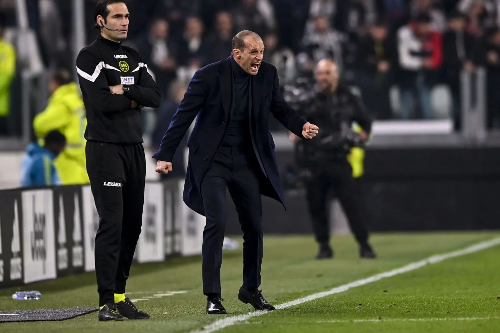 Max Allegri s’embrouille avec un supporter en plein match