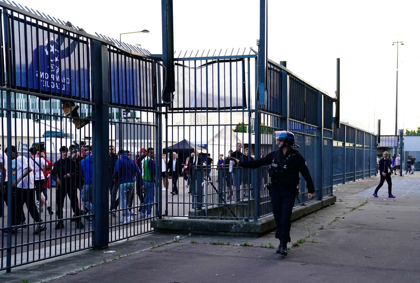 Finale au Stade de France : UEFA responsable, tous complices