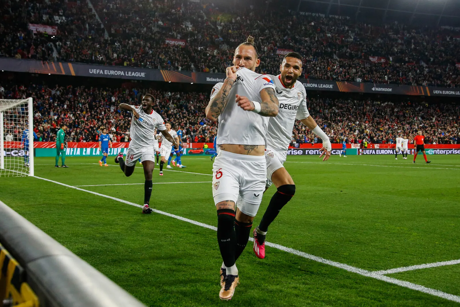 Séville s&rsquo;amuse avec le PSV, le Sporting accroché par Midtjylland