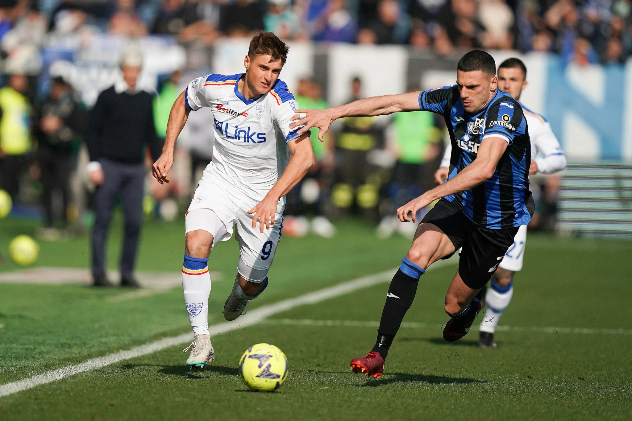 Lecce étourdit l'Atalanta