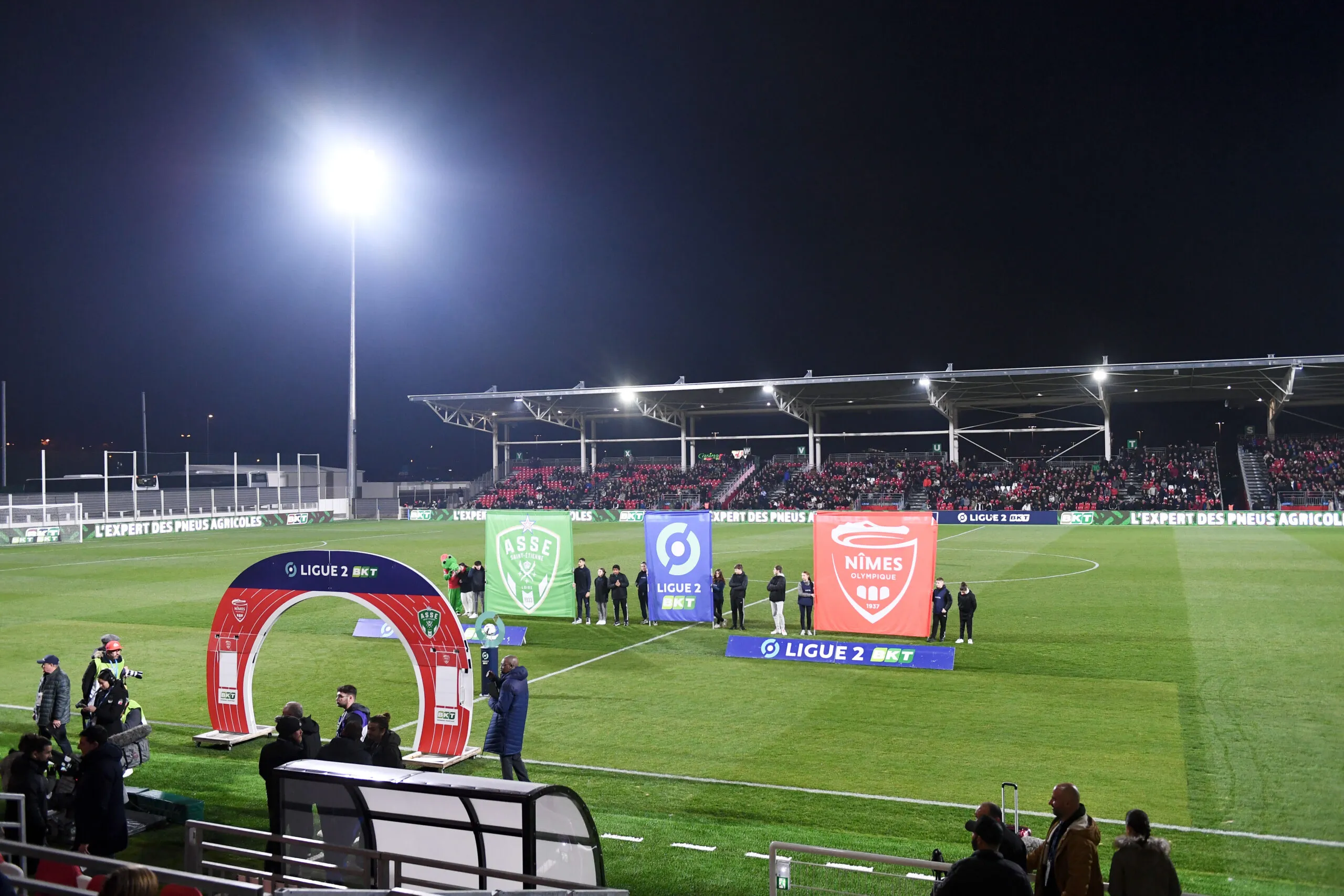 Les ultras stéphanois critiquent l’organisation de leur déplacement à Nîmes