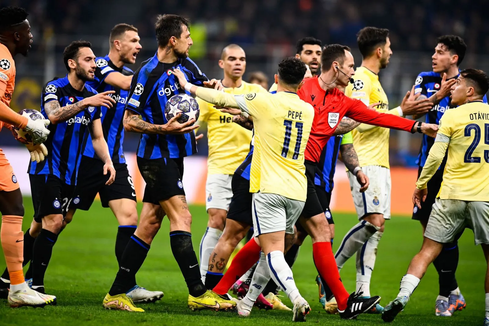 Revivez le succès de l'Inter Milan face au FC Porto !