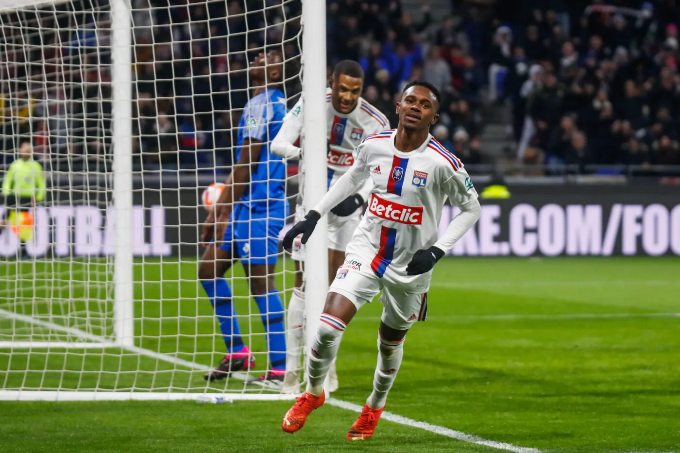 Lyon se paye Grenoble et s&rsquo;invite dans le dernier carré