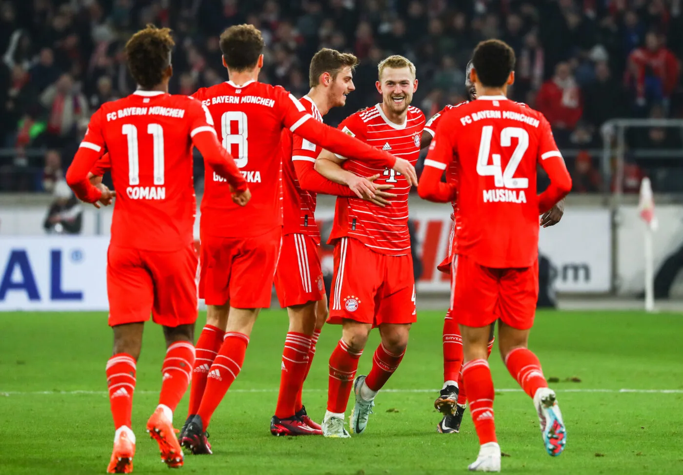 Le Bayern s'impose à Stuttgart et reprend sa place de leader