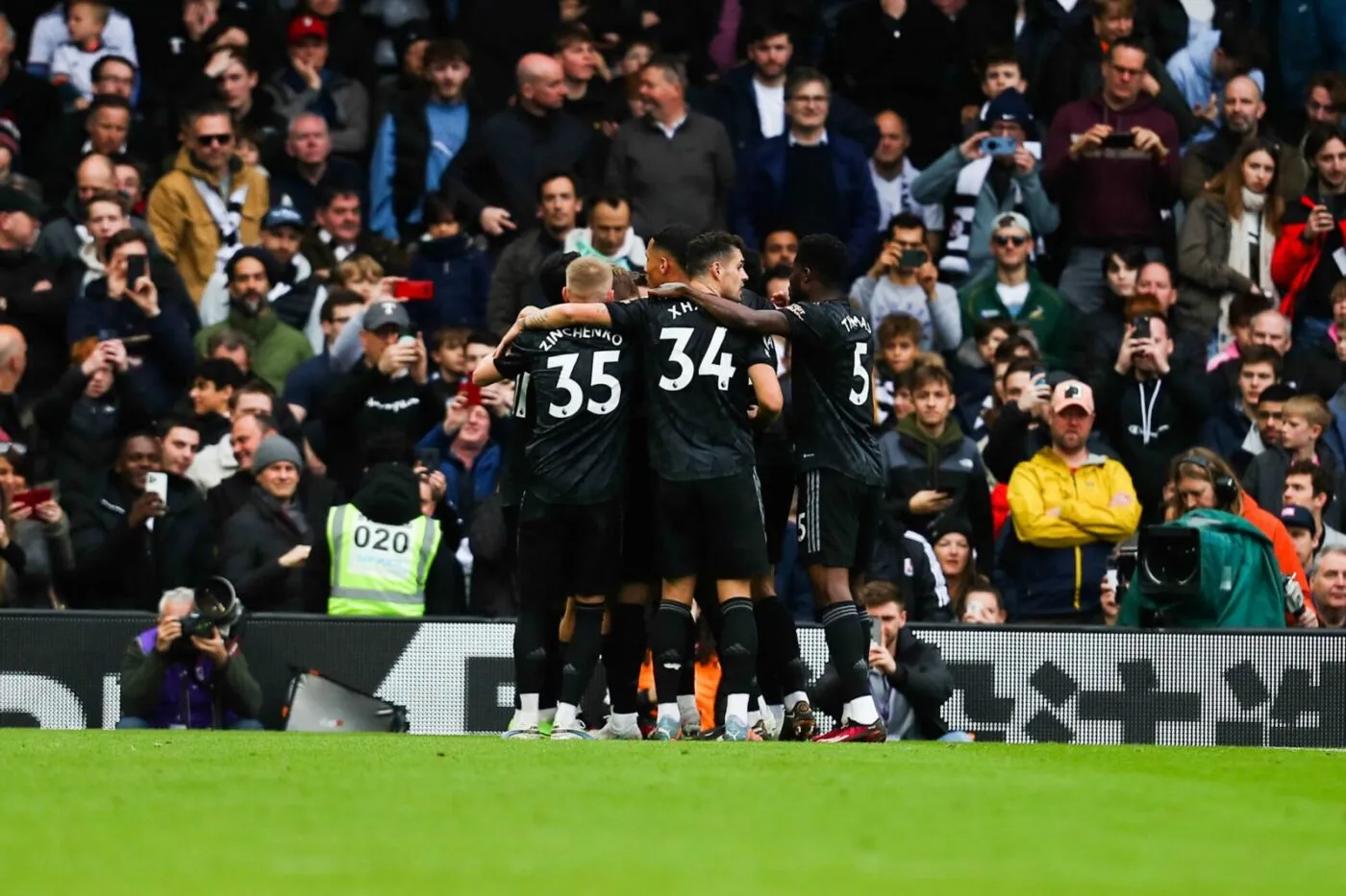 L&rsquo;histoire derrière l’horloge avec laquelle ont posé les joueurs d&rsquo;Arsenal