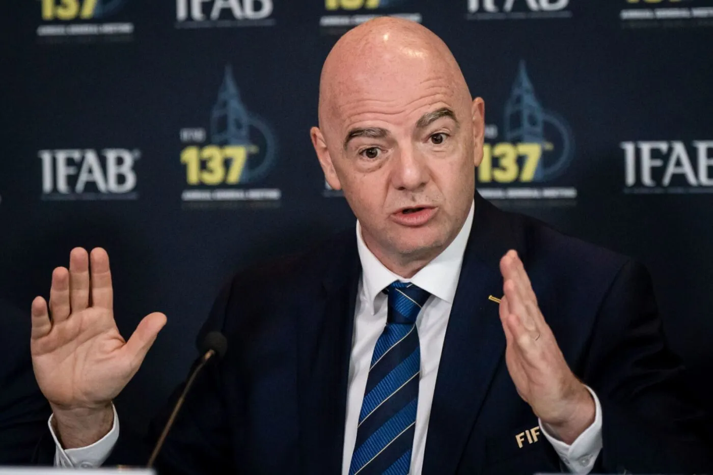 Méga-surprise : Gianni Infantino réélu à la tête de la FIFA jusqu&rsquo;en 2027