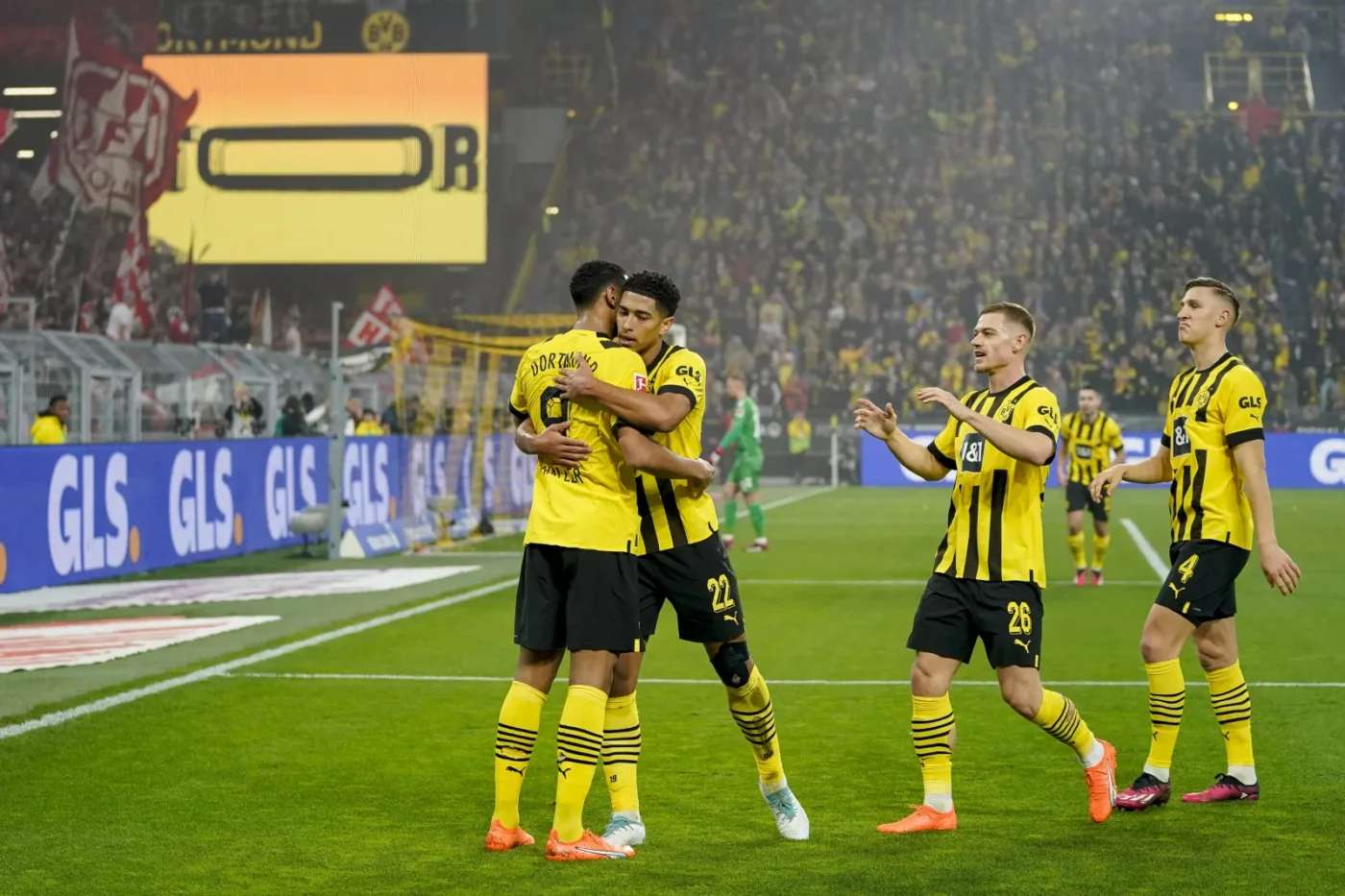 Dortmund ne fait qu'une bouchée de Cologne