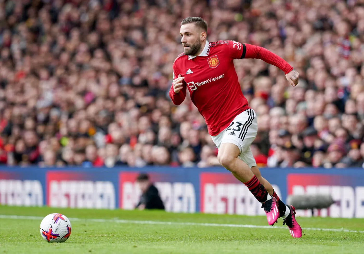 Luke Shaw prolonge avec Manchester United