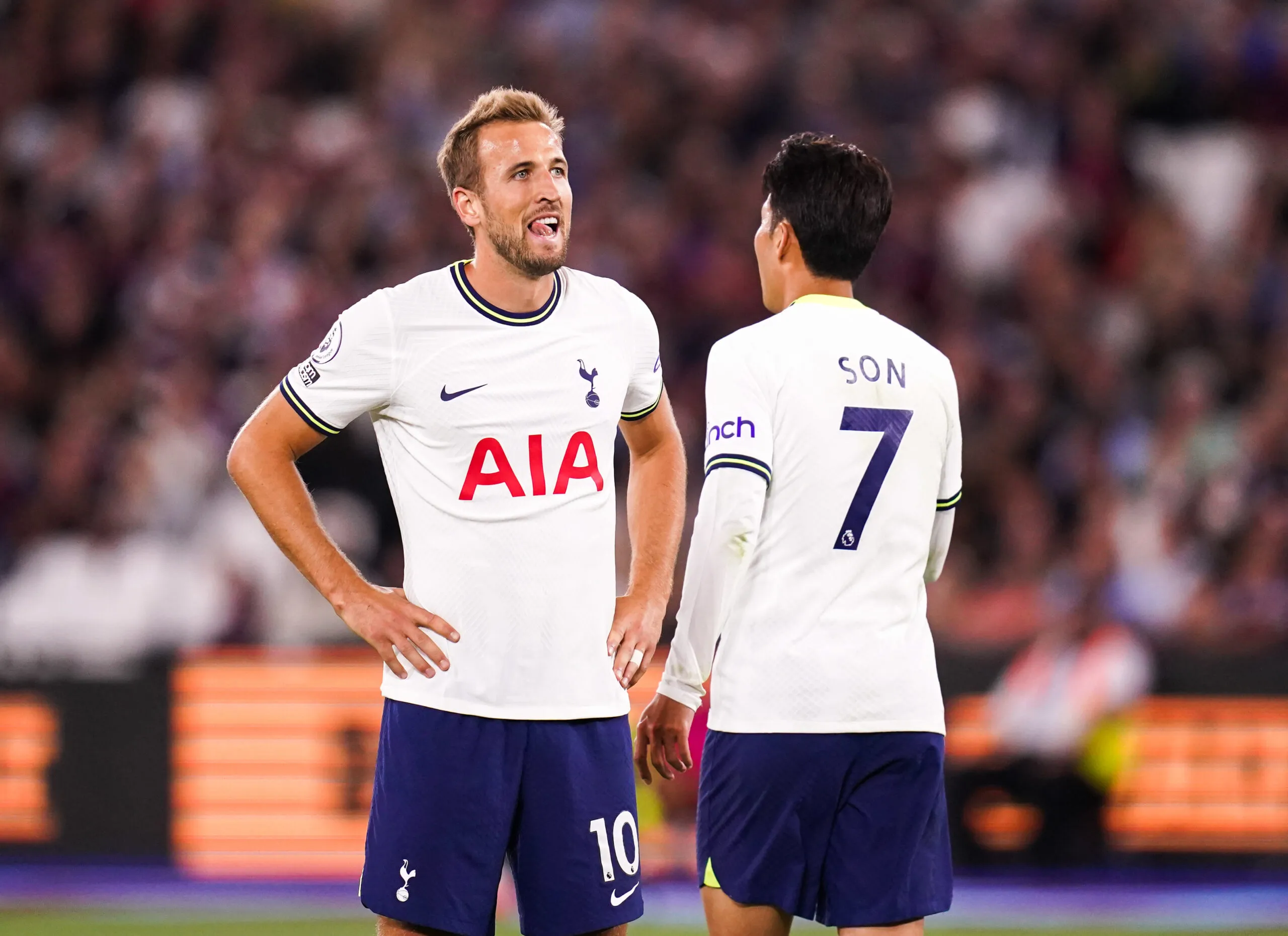 Tottenham Hotspur&rsquo;s Harry Kane (left) and Son Heung-min react during the Premier League match at the London Stadium, London. Picture date: Wednesday August 31, 2022. &#8211; Photo by Icon sport