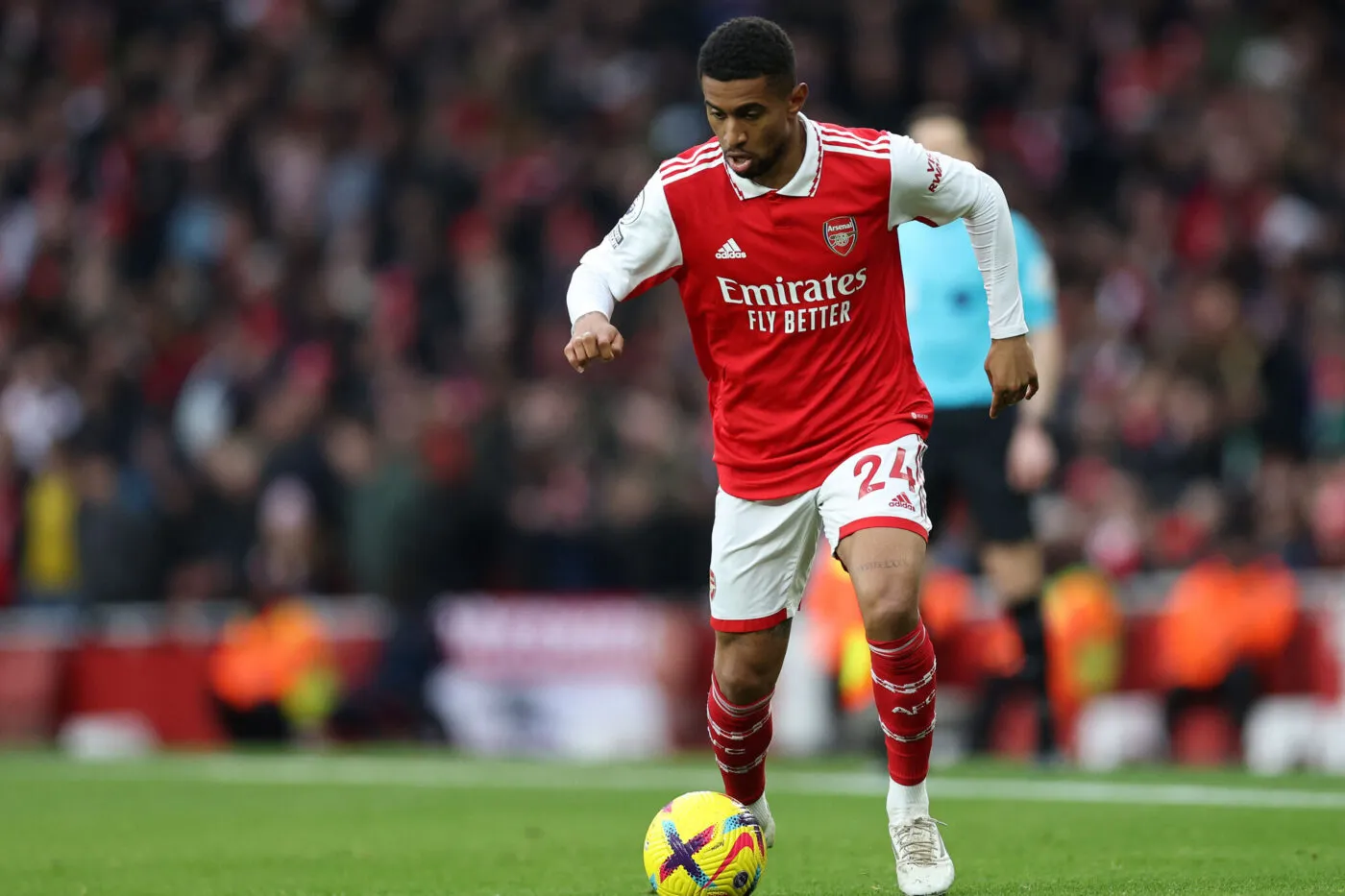 Un joueur d’Arsenal jugé en septembre après une attaque provoquée par son chien