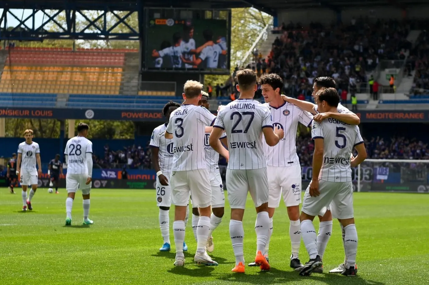 Toulouse bat et double Montpellier