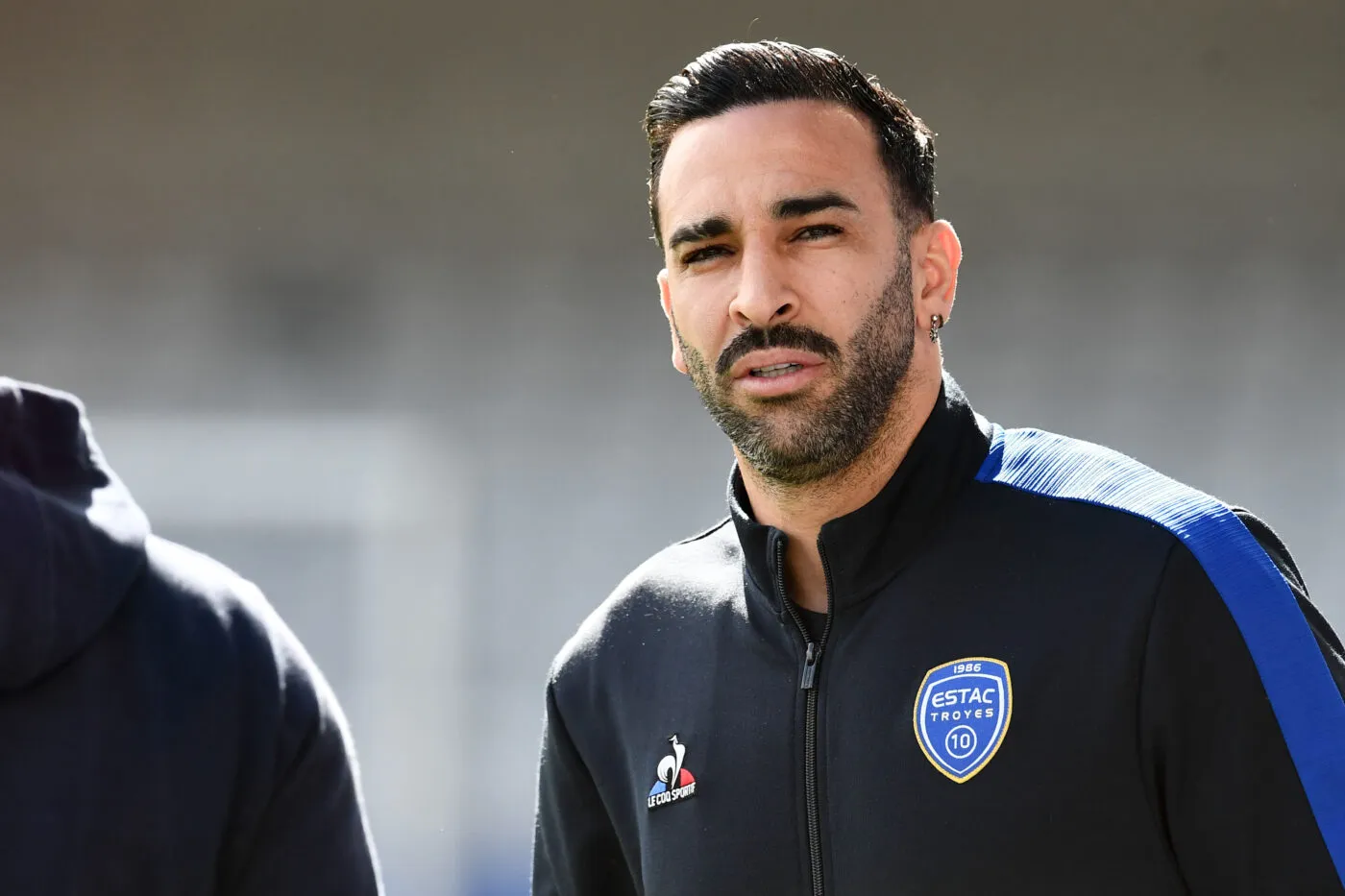 Troyes : Adil Rami tacle ses coéquipiers et son coach