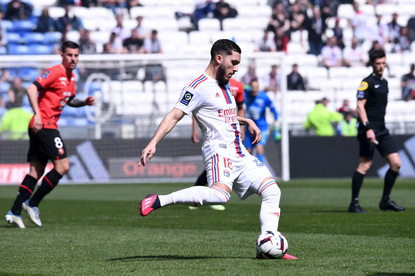 Cherki en Italie, un sparadrap sur une Botte de bois