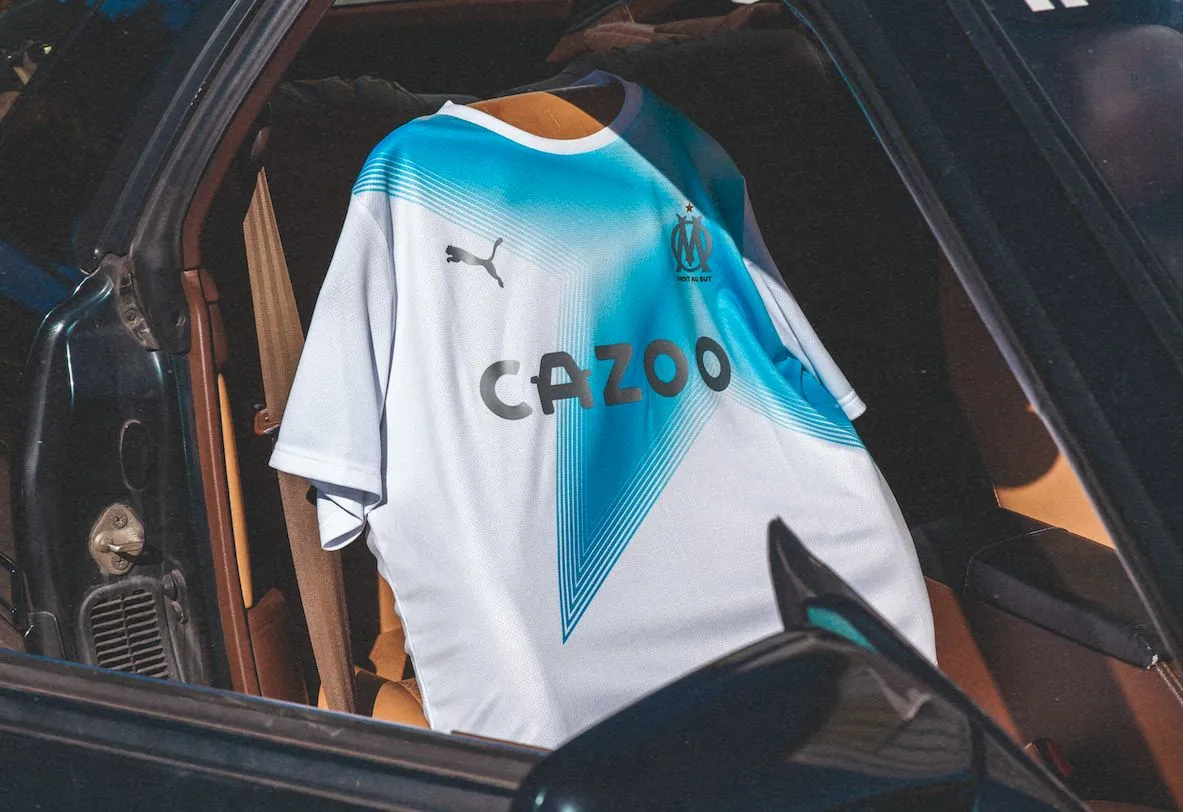 L’OM dévoile son maillot en hommage aux 30 ans de la victoire en Ligue des champions