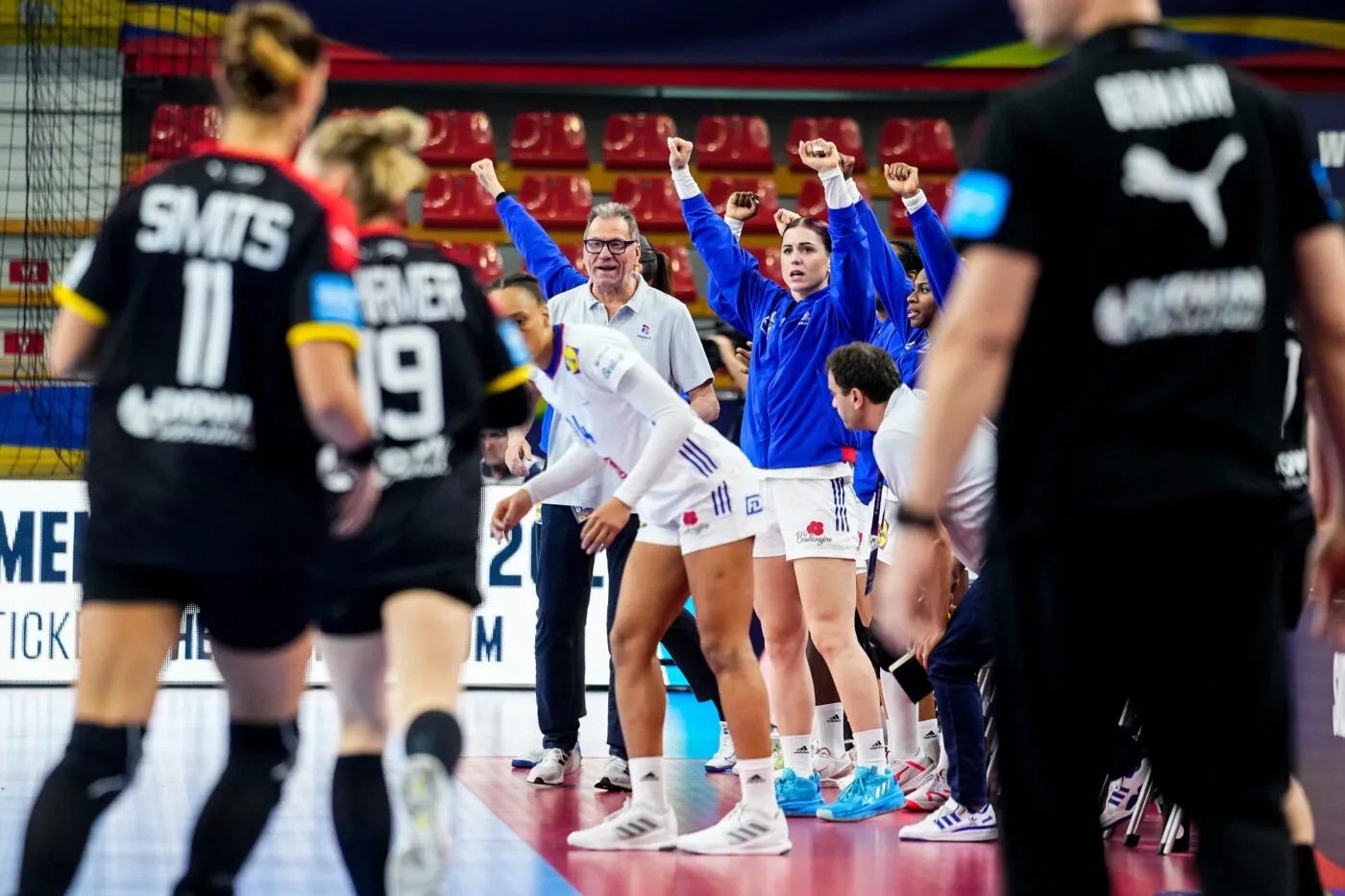 Olivier KRUMBHOLZ Head Coach of France and Tamara HORACEK of France celebrates during the EHF Womens Euro 2022 match between France and Germany on November 15, 2022 in Skopje, Macedonia. (Photo by Hugo Pfeiffer/Icon Sport)