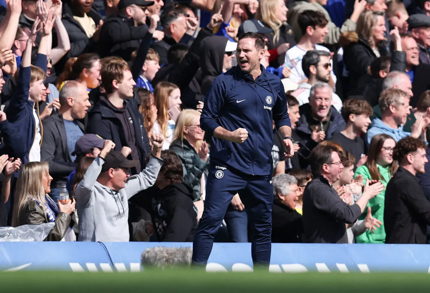 London, England, 15th April 2023. Frank Lampard, Manager of Chelsea reacts after Conor Gallagher of Chelsea scores to make it 1-0 during the Premier League match at Stamford Bridge, London. Picture credit should read: Paul Terry / Sportimage - Photo by Icon sport