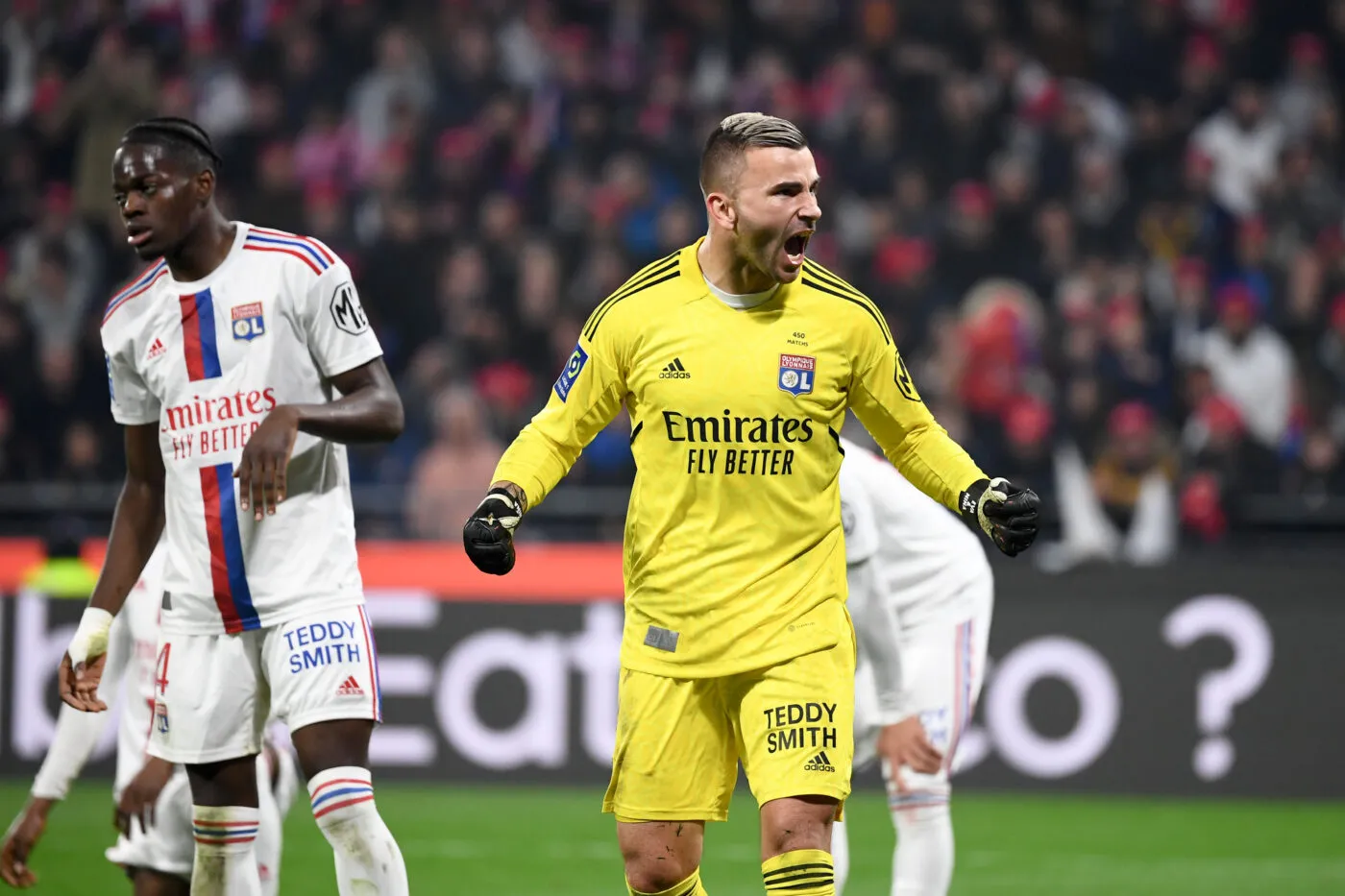 Échange virulent entre Anthony Lopes et des supporters 