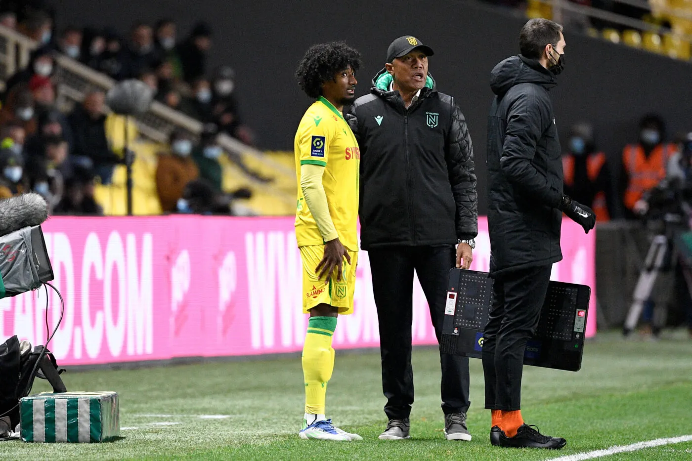 Antoine Kombouaré ne croit pas à la prime pour assurer le maintien