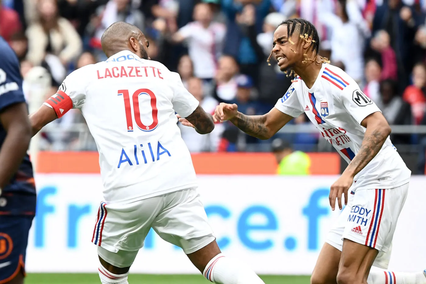 Lyon renverse Montpellier au bout du suspense