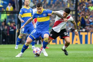 Avec six cartons rouges, le match entre Boca Juniors et River Plate sombre dans le chaos
