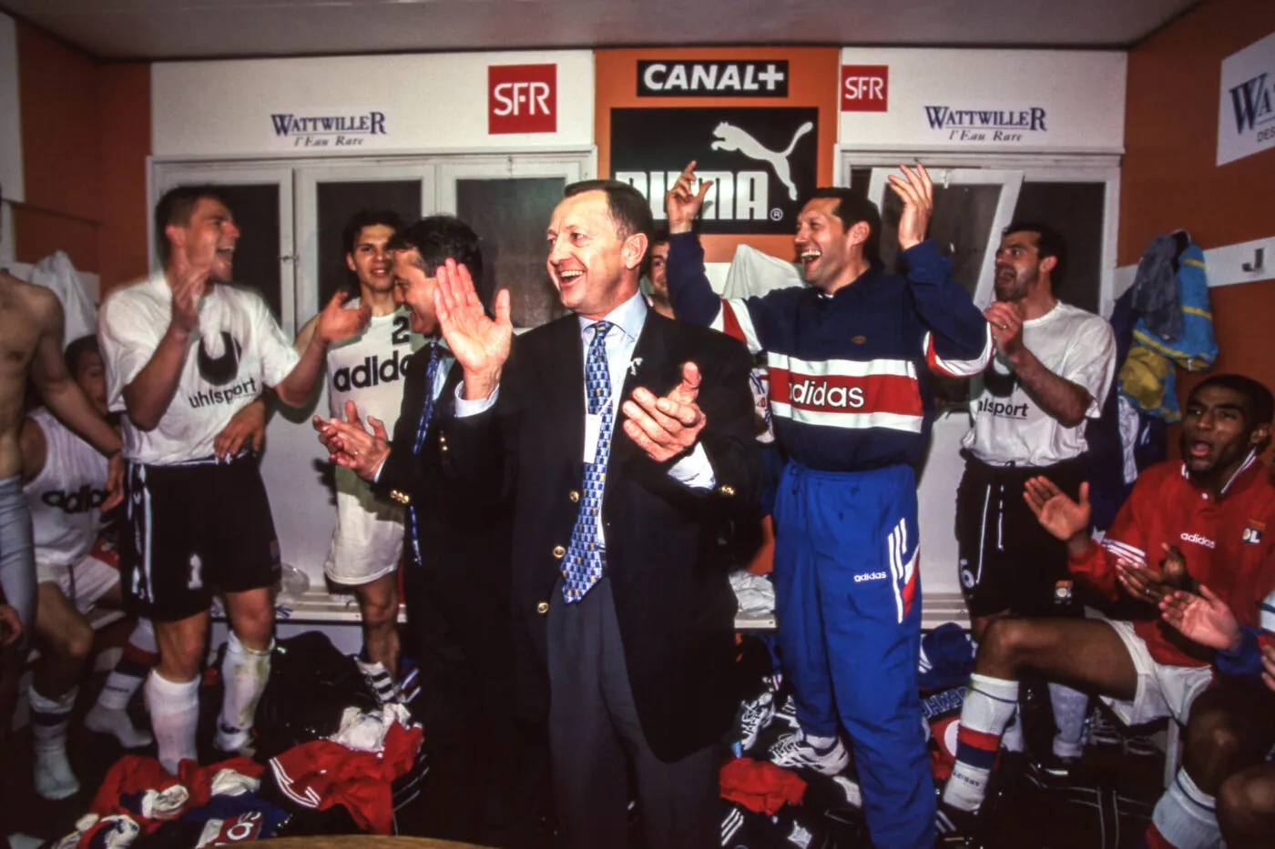 Bernard Lacombe head coach and Jean-Michel Aulas president of Lyon celebrate the qualification in UEFA Cup during the Division 1 match between FC Metz and Olympique Lyonnais, at Stade Saint Symphorien, Metz, France on 09th May 1998 ( Photo by Alain Gadoffre / Onze / Icon Sport )