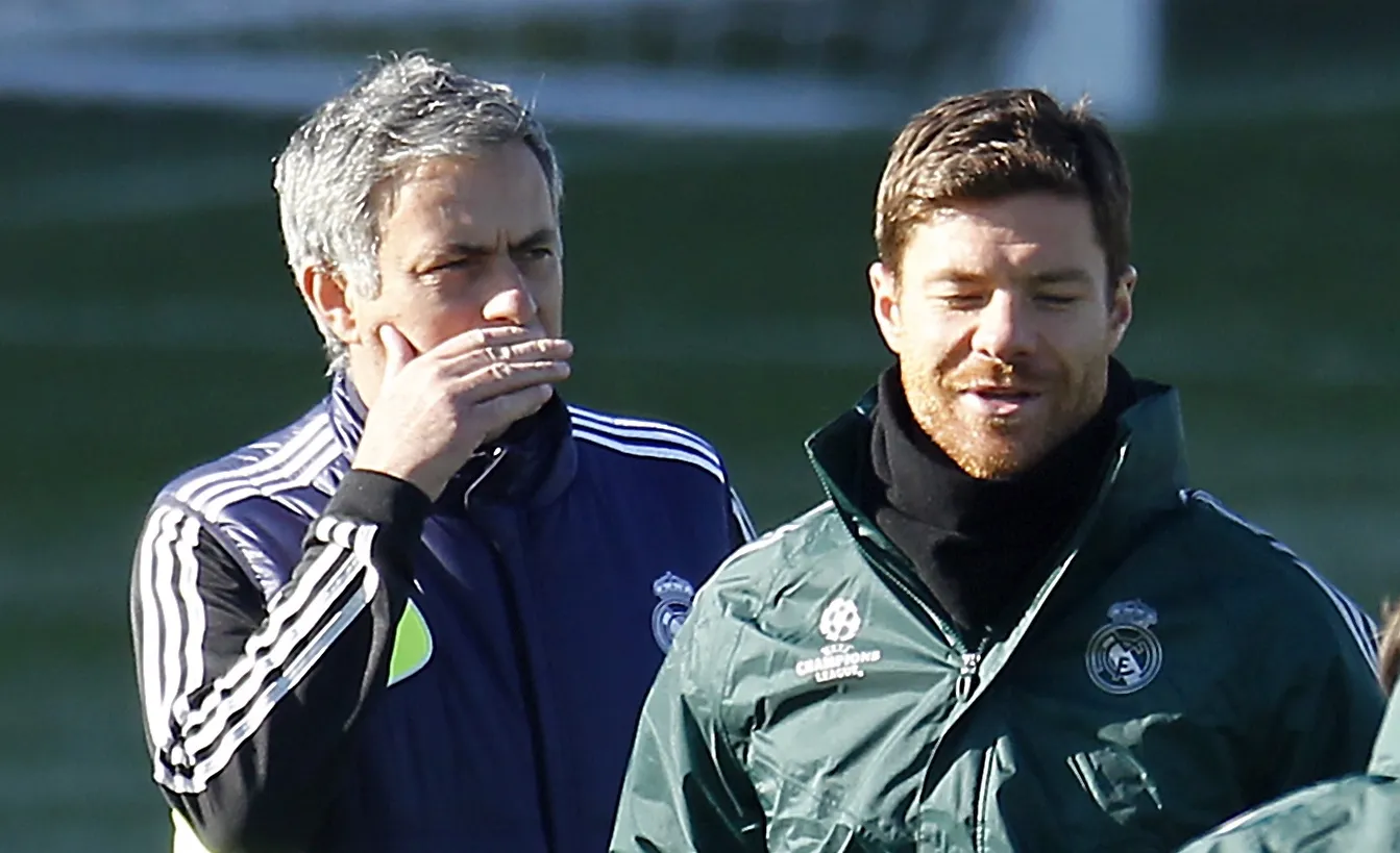 Jose Mourinho / Xabi Alonso - 03.12.2012 - Entrainement Real Madrid - 
Photo