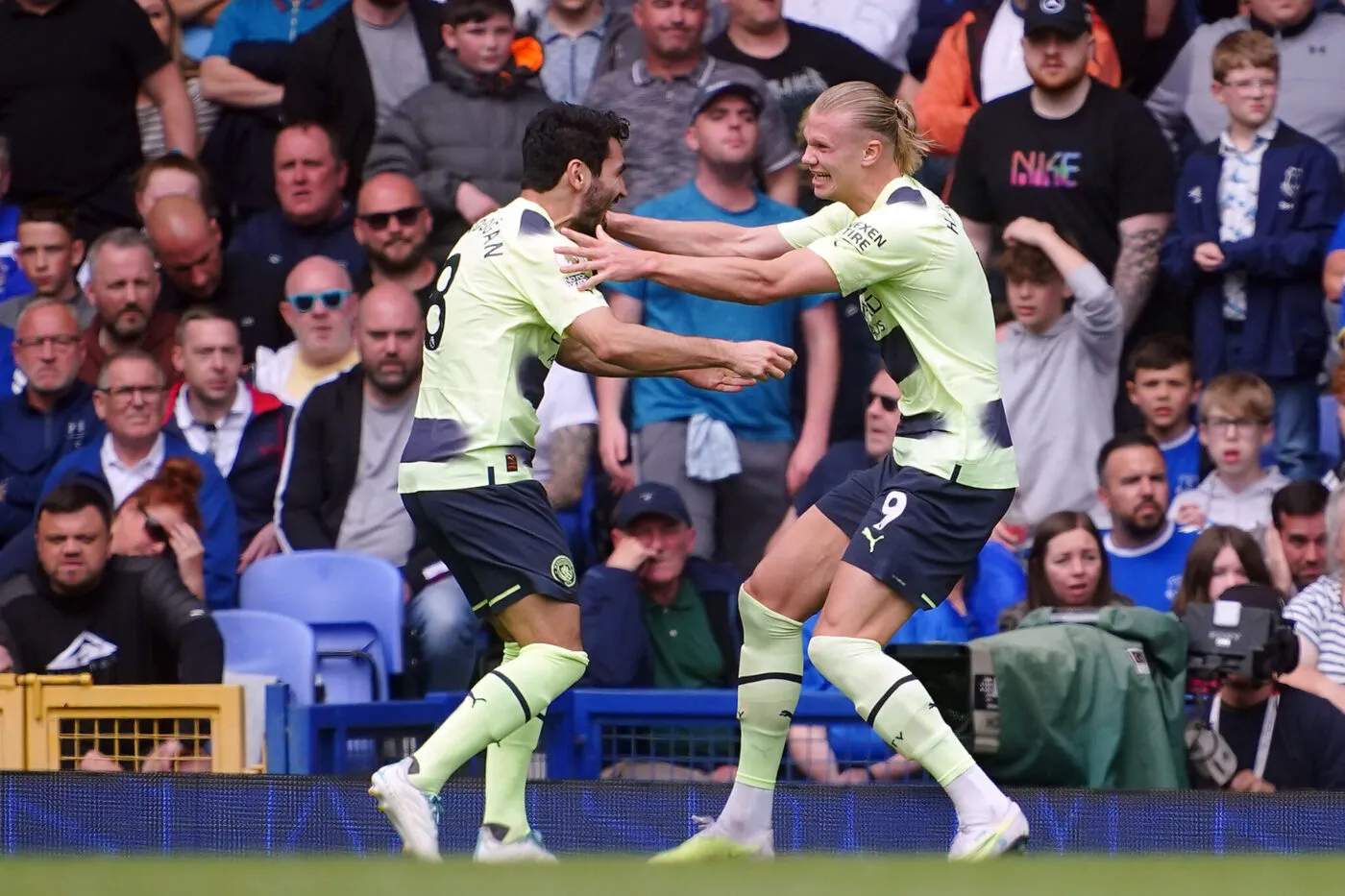 Manchester City enfonce Everton