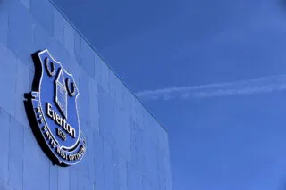Cinq clubs anglais envisagent d'attaquer Everton