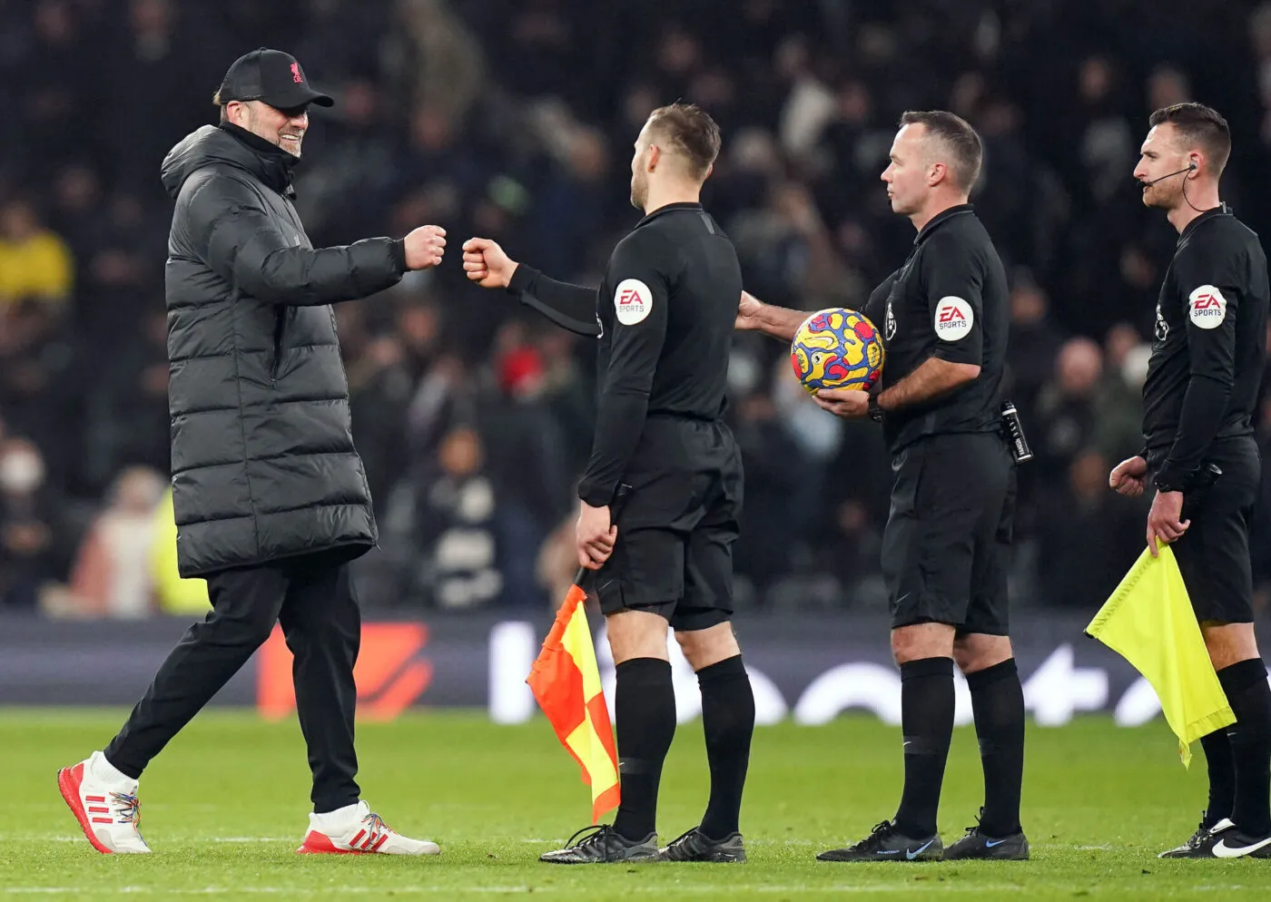 Jürgen Klopp suspendu deux matchs pour ses commentaires envers un arbitre