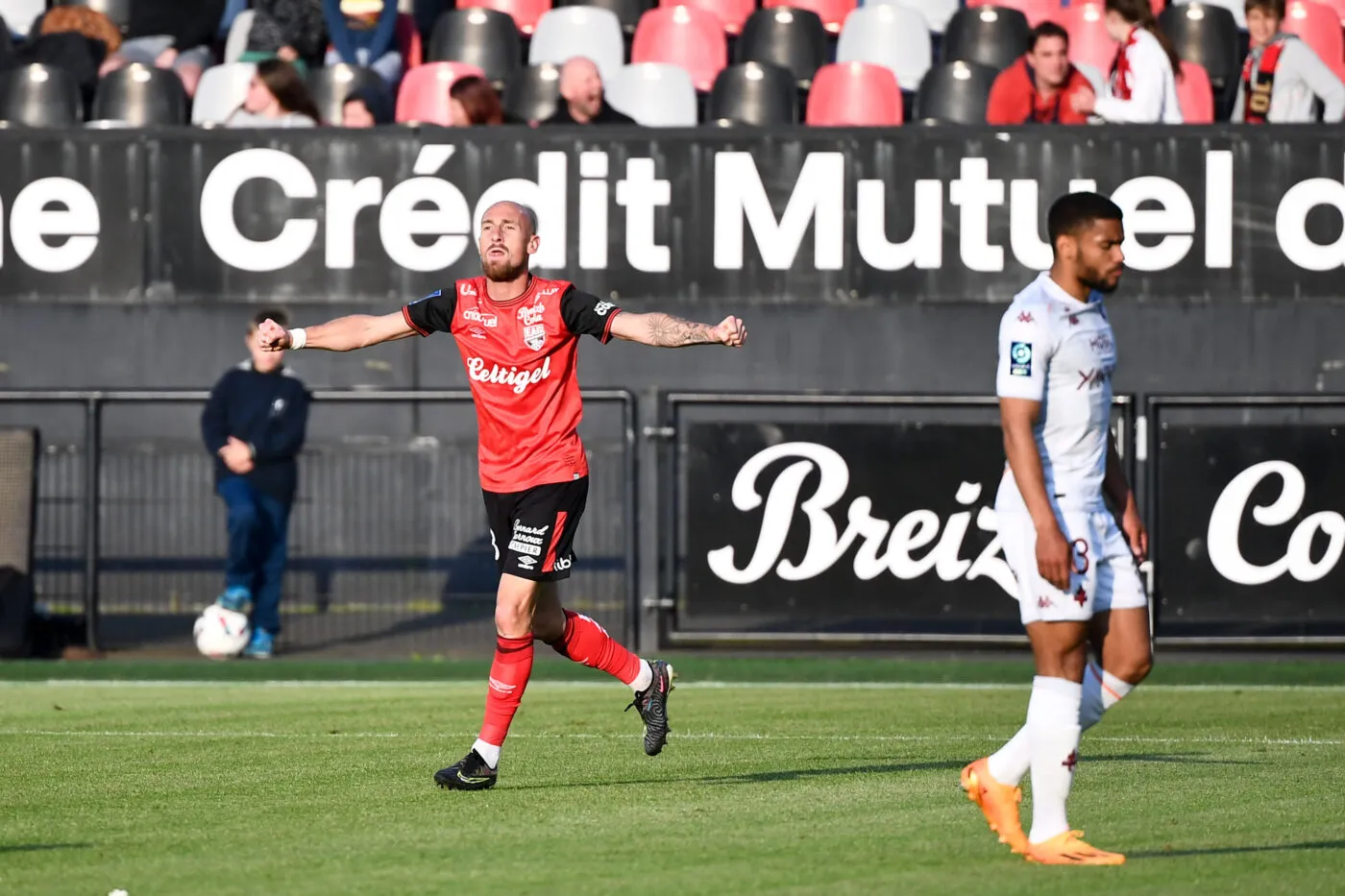 Metz s’embourbe à Guingamp, Dijon revit, Nîmes relégué