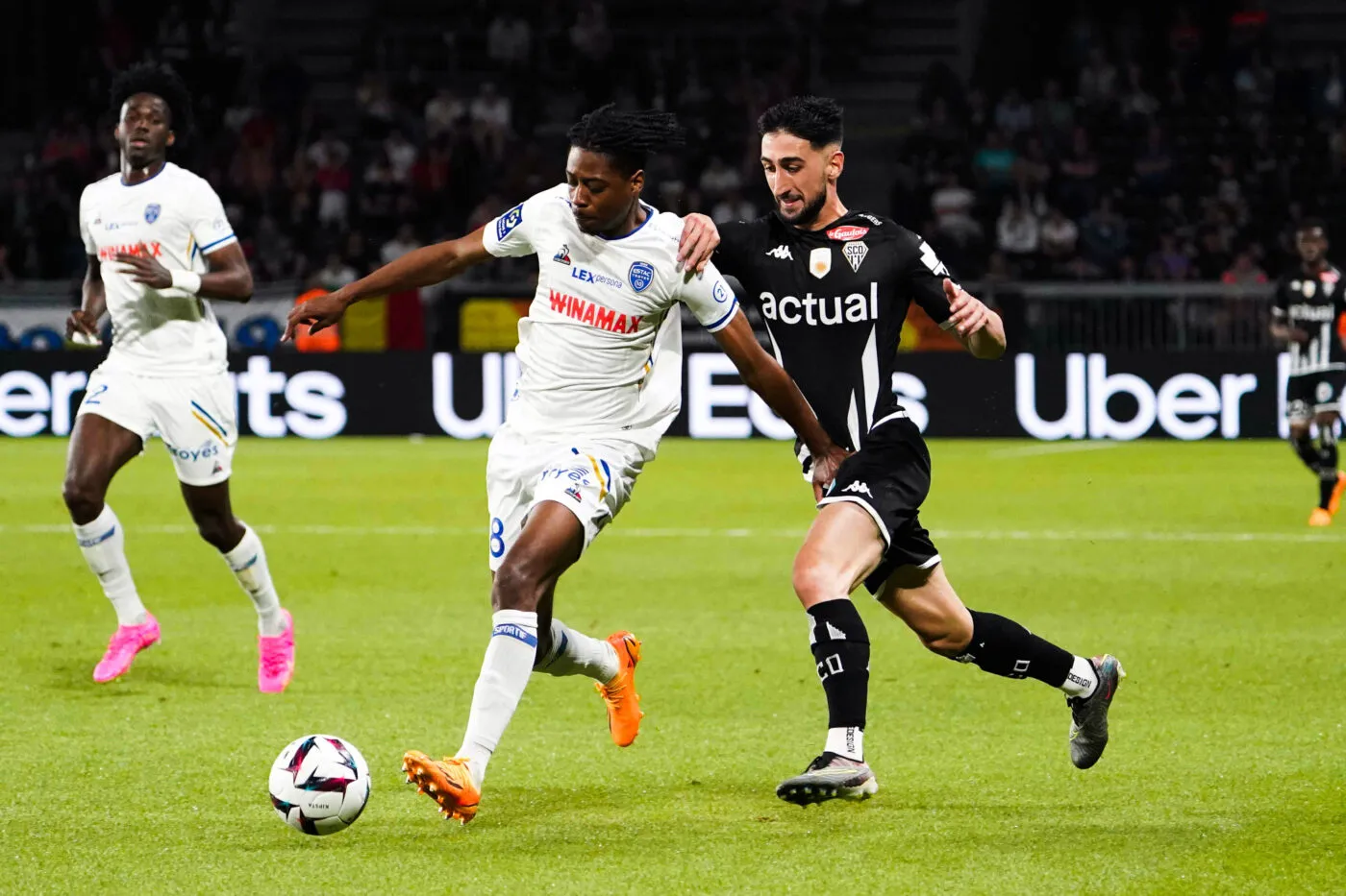 Clermont bat Lorient, Angers dispose de Troyes et Nice remonte Montpellier