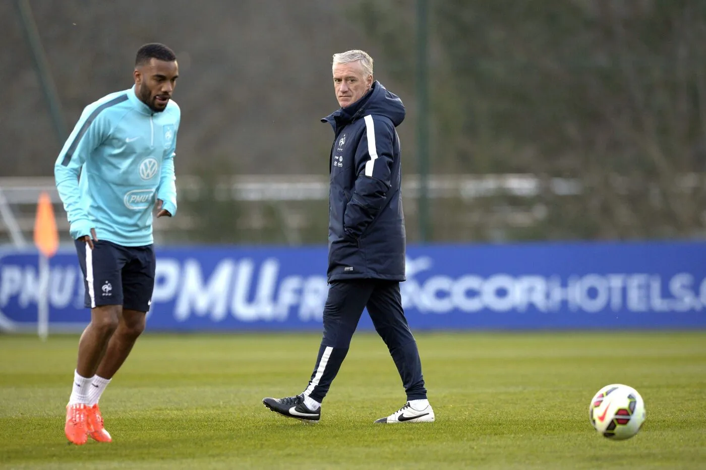 Didier Deschamps / Alexandre Lacazette - 23.03.2015 - Football - Entrainement France -Clairefontaine