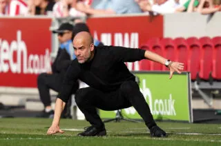 Guardiola obtient trois nouveaux trophées d'entraîneur de l'année en Angleterre
