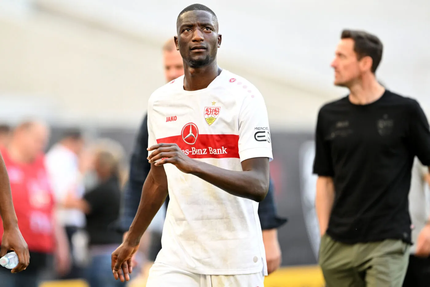 Stuttgart, Deutschland, 27.05.23: Serhou Guirassy (VfB Stuttgart) Schaut waehrend des 1. Bundesliga Spiels zwischen dem VfB Stuttgart vs TSG 1899 Hoffenheim in der Mercedes Benz Arena am 27. Mai 2023 in Stuttgart, Deutschland. (Foto von Harry Langer/DeFodi Images) Stuttgart, Germany, 27.05.23: Serhou Guirassy (VfB Stuttgart) Looks on during the 1. Bundesliga match between VfB Stuttgart vs TSG 1899 Hoffenheim at Mercedes Benz Arena on May 27, 2023 in Stuttgart, Germany. (Photo by Harry Langer/DeFodi Images) DFB/DFL REGULATIONS PROHIBIT ANY USE OF PHOTOGRAPHS AS IMAGE SEQUENCES AND/OR QUASI-VIDEO. - Photo by Icon sport