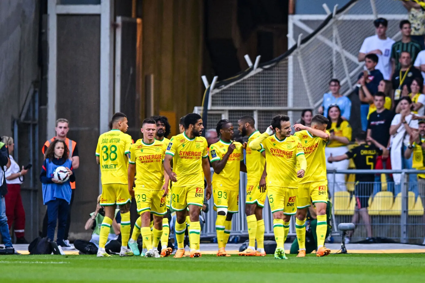 Players of Nantes celebrate during the French Ligue 1 Uber Eats soccer match between Nantes and Angers SCO at Beaujoire Stadium on June 3, 2023 in Nantes, France. (Photo by Baptiste Fernandez/Icon Sport)