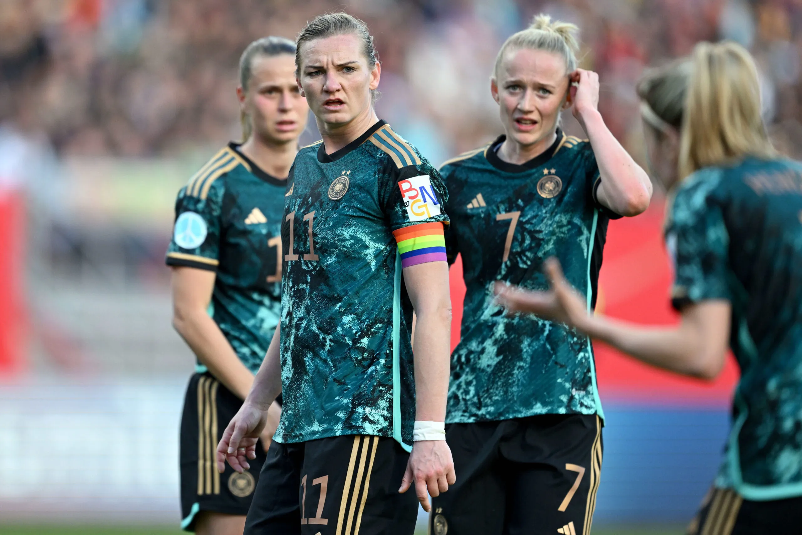 Alexandra Popp veut porter les couleurs de l&rsquo;arc-en-ciel pendant la Coupe du monde