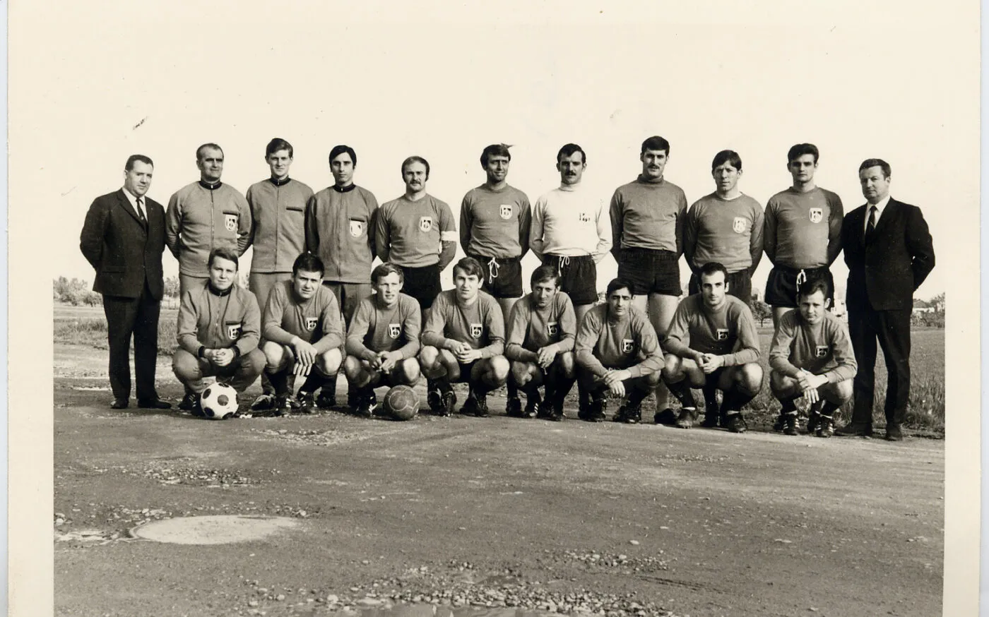L'effectif du FC Bongard en 1968.