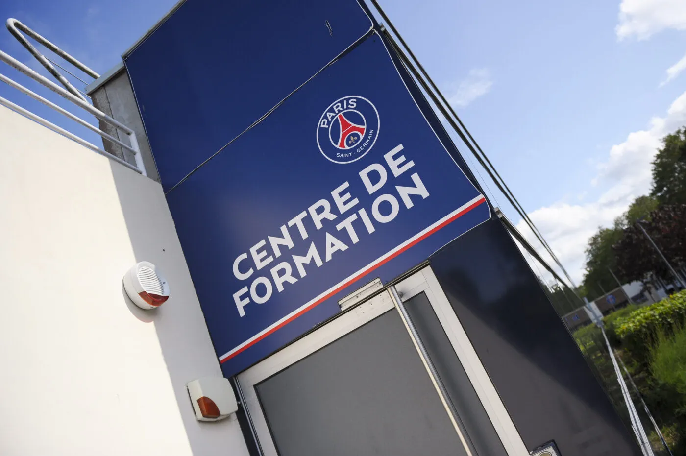 « Un nombre trop élevé de contrats pros ou de formation » pour le directeur du centre de formation du PSG