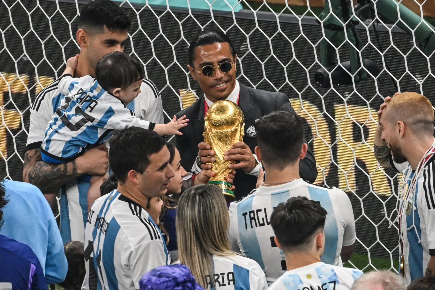 Mondial 2022 : Salt Bae justifie son incruste sur la pelouse lors de la finale