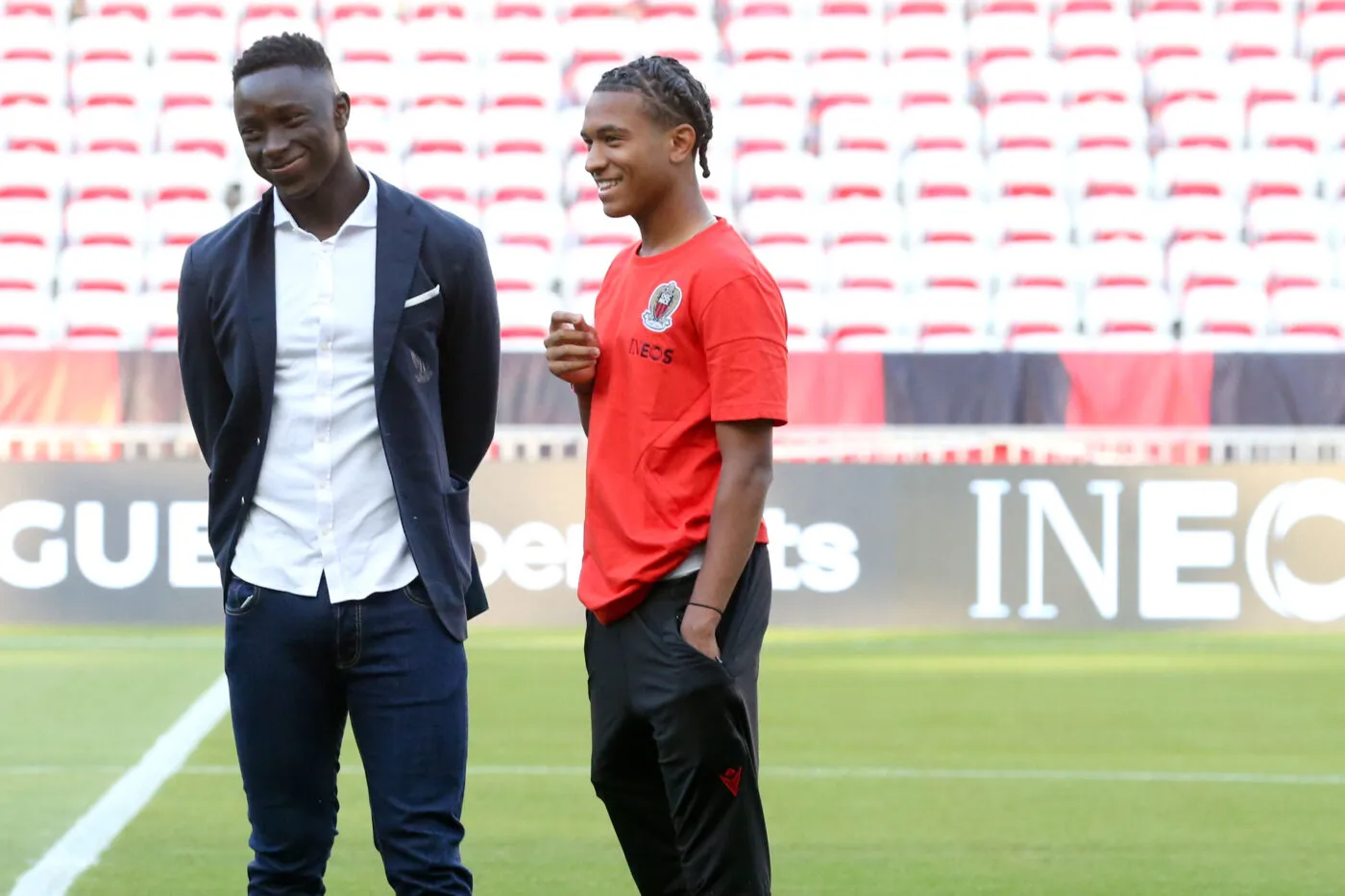 Les supporters de Nice lancent une pétition pour repeindre les sièges du stade