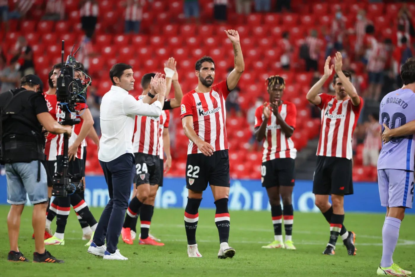 Bilbao, Spanien, 21.08.2021: (Athletic Bilbao) und Trainer Marcelino (Athletic Bilbao) gestikuliert, gestik waehrend des La Liga Santander Spiels zwischen Athletic Bilbao und FC Barcelona im Estadio de San Mames am 21. August 2021 in Bilbao. (Foto von Juan Lazkano/DeFodi Images)