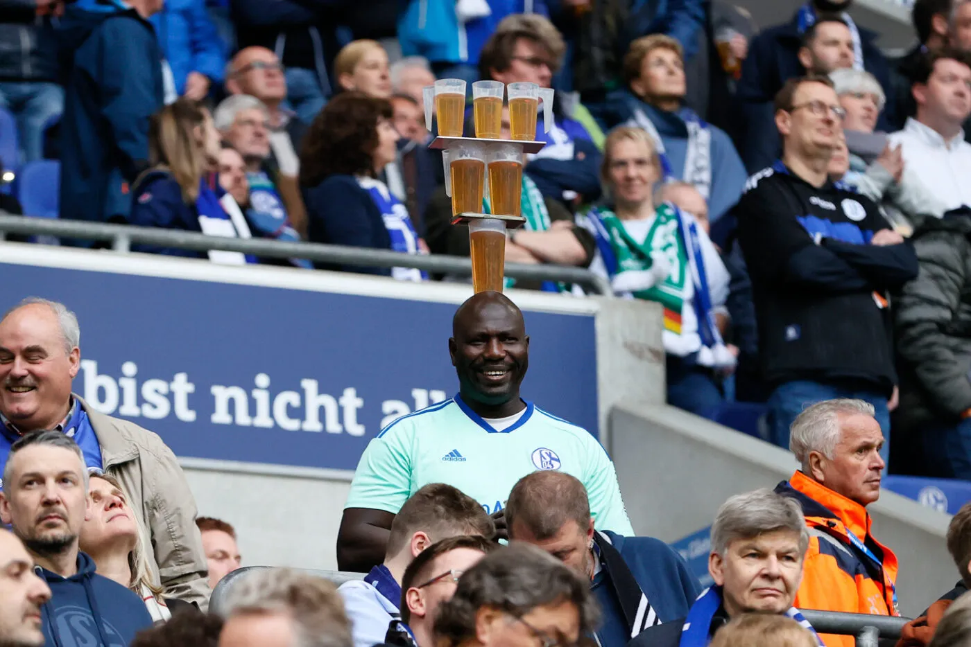 Incroyable mais vrai : Schalke remporte un trophée !