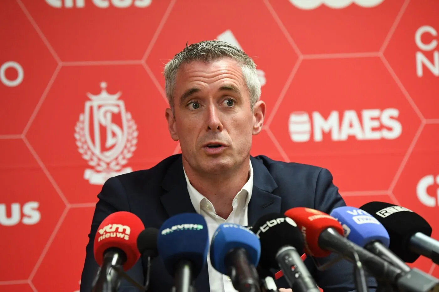 Le Standard de Liège suspendu provisoirement de mercato